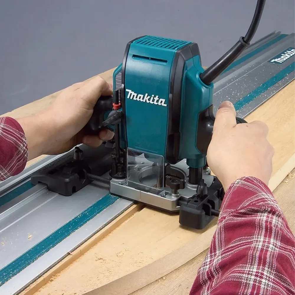 Makita MT Series Plunge Router 8mm (5/16")