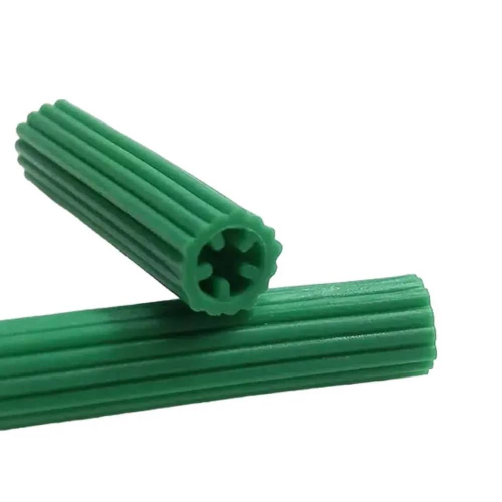 Plastic Wall Plug 30.5m/100ft Green