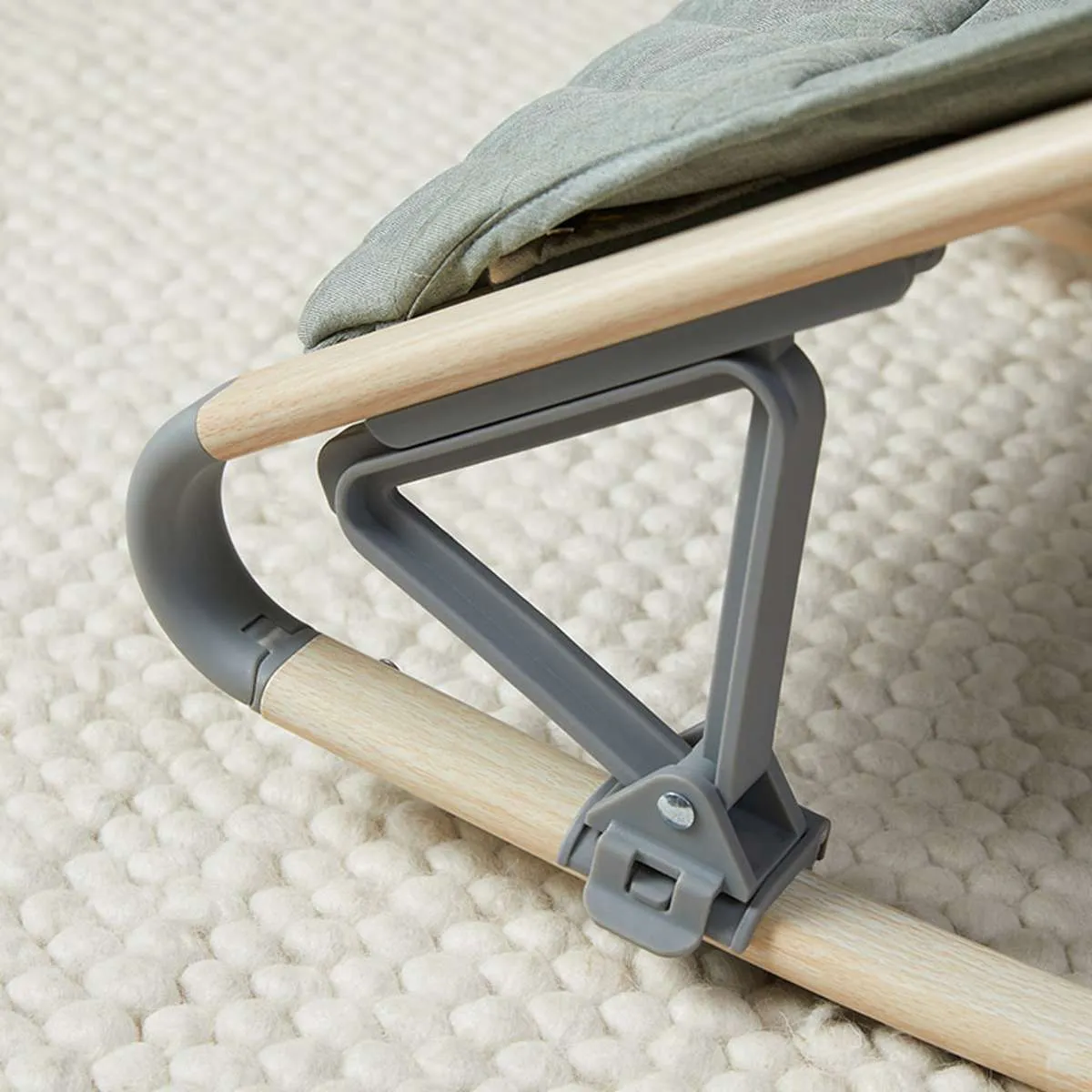 Raven Rocker - Spring Green Mocka