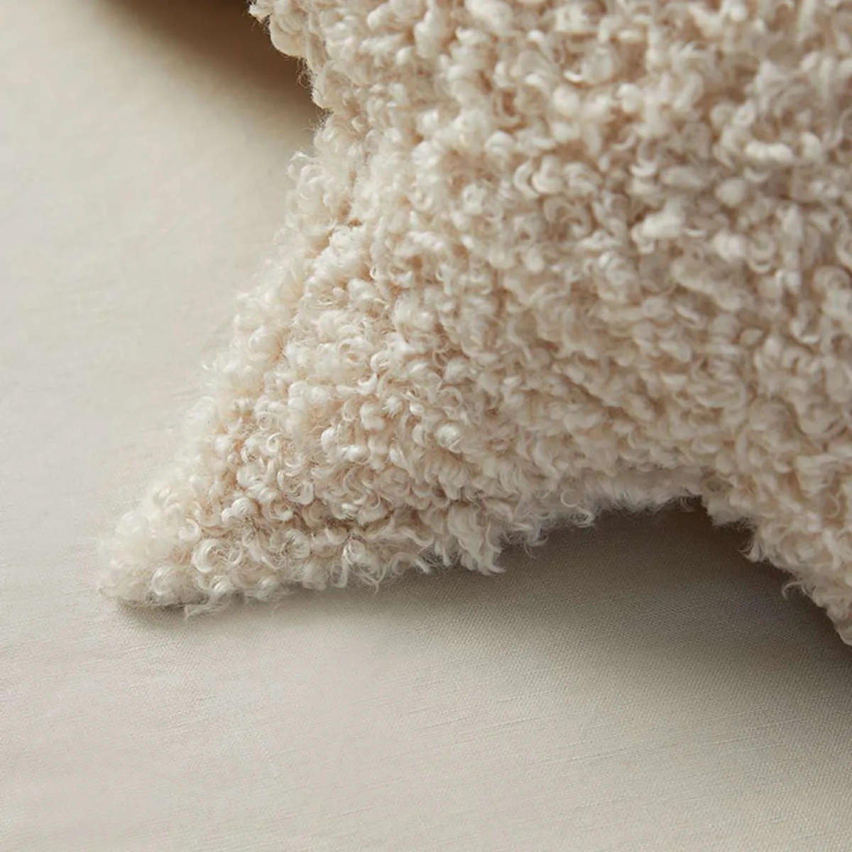Sherpa Star Cushion Mocka